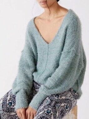 Free People Icing Plush V-Neck Sweater in Spring Dust